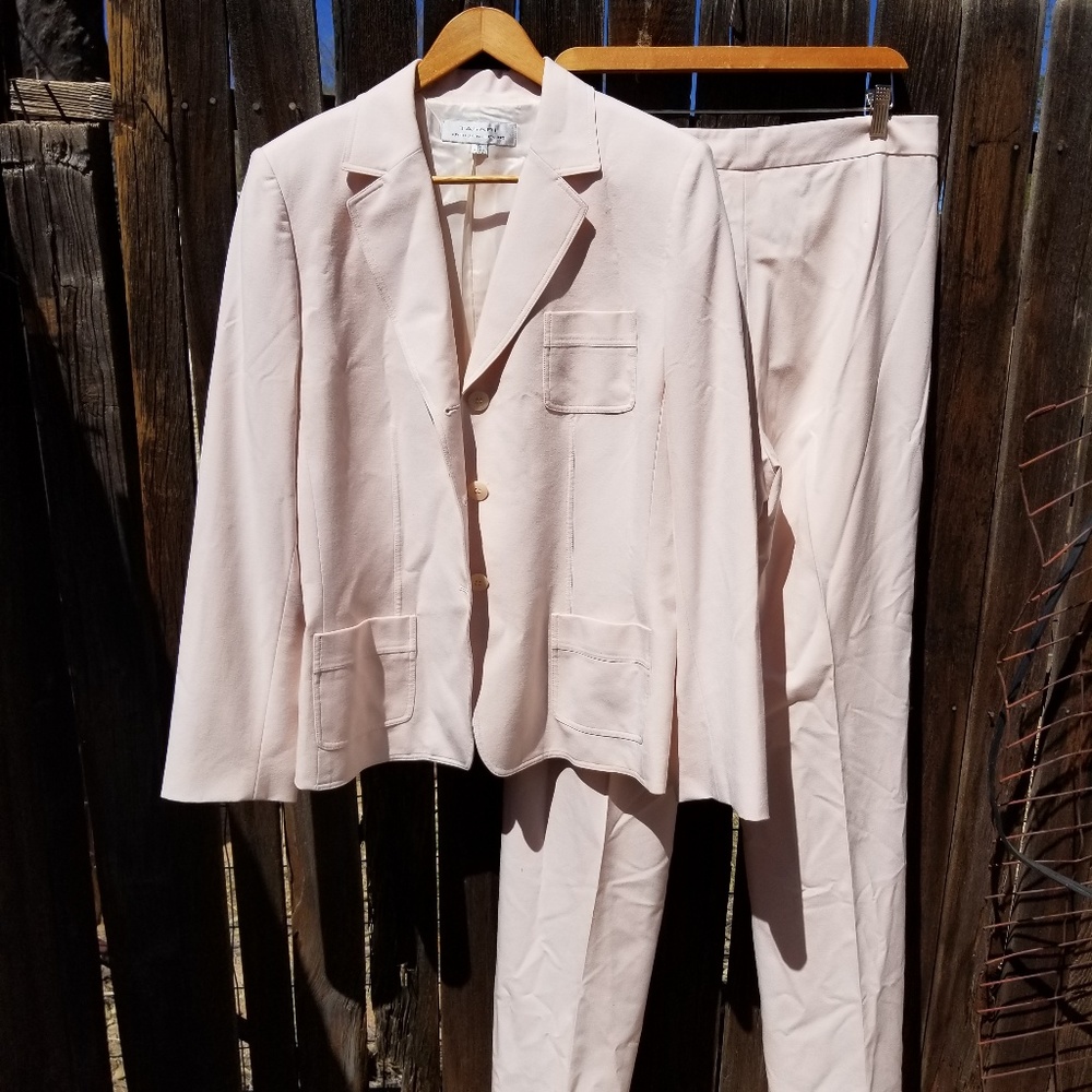 Beautiful 2 piece professional Pink Tahari Suit